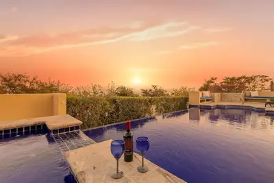Image de Casa Stamm, la maison de style hacienda parfait pour les familles.