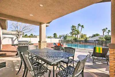 Image de Maison Las Vegas mise à jour avec patio, piscine chauffée solaire