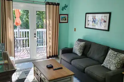Image de Truman Annex Condo, Près de la plage et Duval avec 2 vélos, Niveau supérieur, Wifi gratuit!
