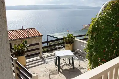 Appartement de deux chambres avec la terrasse et la vue sur le mer Pisak, Omis (A-1011-b)
