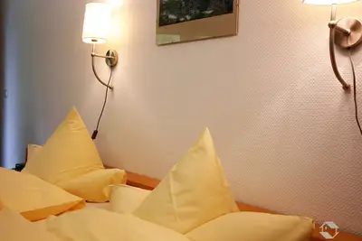 Doppelzimmer mit Dusche und Wc, teilweise mit Balkon