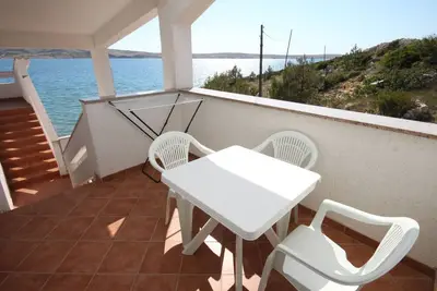Image de Appartement d'une chambre prés de la plage Kustici, Pag (A-6376-d)
