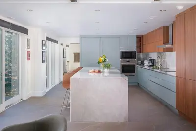 Image de Rmr: Grande maison avec bain à remous privé! Près des parcs nationaux. Activités gratuites!