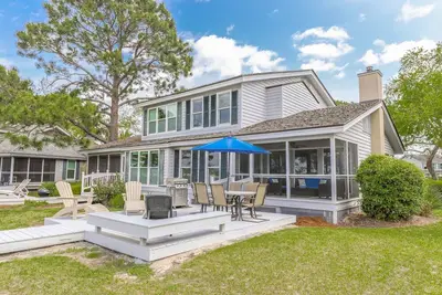 Image de Townhome magnifiquement rénové Dog Friendly avec des vues spectaculaires sur l'eau!