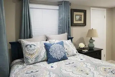 Image de Tout Neuf! Appartement récemment rénové à quelques pas de la plage