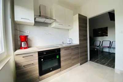 Image de Appartement de trois chambres avec la terrasse Pirovac, Sibenik (A-14637-a)