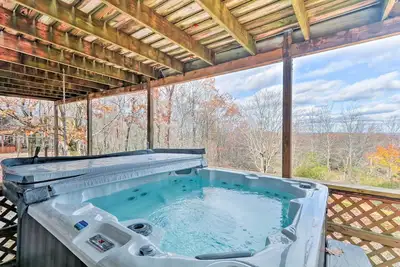 Image de Accueil Lake Harmony avec bain à remous, terrasse et vue sur la forêt!