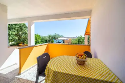 Appartement d'une chambre prés de la plage Barbat, Rab (A-14512-a)