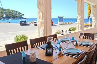 Appartement de deux chambres prés de la plage Prizba, Korcula (A-14499-a)