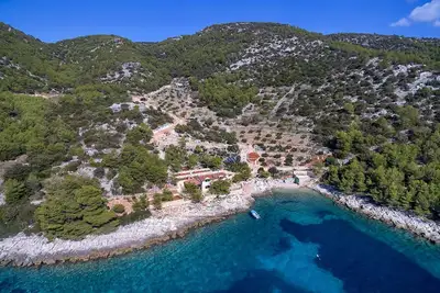 Image de Maison de pêcheur près de la mer Baie Golubinka, Hvar (K-14344)