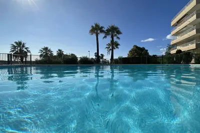 Image de Grand Emplacement Duplex Vue sur la mer 3 Terrasses A \/ C Piscine WiFi gratuit Tv Dvd & Parking
