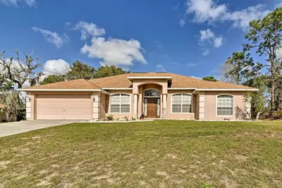 Image de Bright Spring Hill Home - 10 minutes à Weeki Wachee!