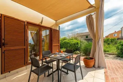 Image de Appartement d'une chambre avec la terrasse et la vue sur le mer Nin, Zadar (A-5666-b)
