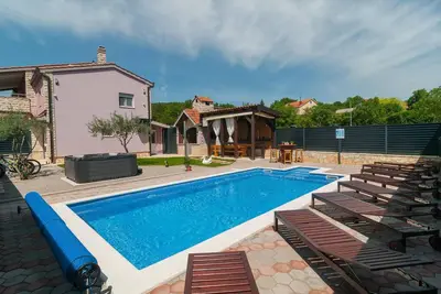 Image de Belle maison à Hrvace avec WiFi