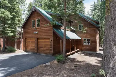 Image de Celtic Lodge: 3 Br \/ 2. 5 Ba maison \/ chalet Ă Homewood, pour 8 personnes