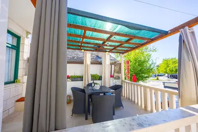 Image de Appartement de deux chambres avec la terrasse et la vue sur le mer Baska Voda, Makarska (A-12714-a)