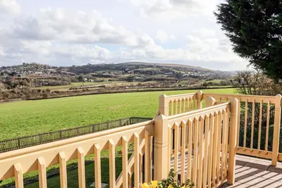Petit Gland, Barnstaple