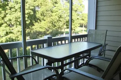 Image de Calme Et Serene 2br Condo pieds nus! ** Prime semaines encore disponibles! !