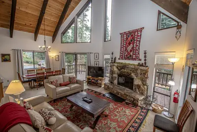 Image de Bunker: 4 Br / 2 Ba maison et location de ski Ă Tahoe City, 8 personnes