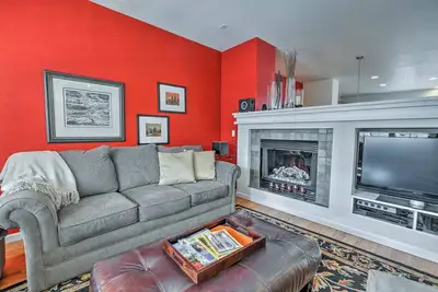 Image de 'Belmar Rowhome' - accessible Ă pied et proche de Denver!