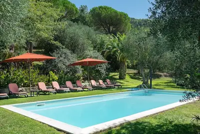 Image de Maison de vacances avec climatisation, piscine privée, Wifi, Tv, terrasse, près de Lucques