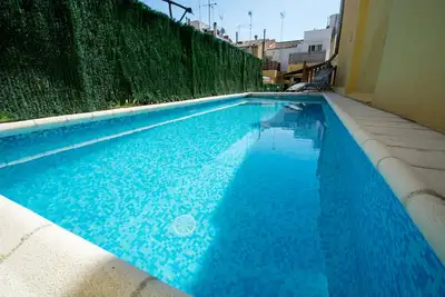 Image de Maison dans le centre avec 400 m de la piscine privée de la plage