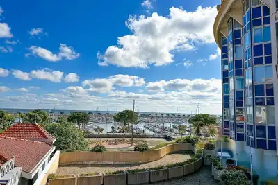 Image de T3 traversant avec vue sur le bassin à Arcachon, proche plage