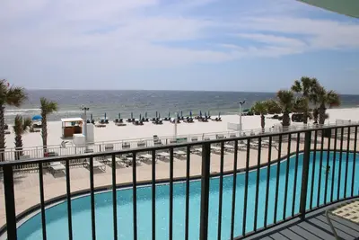 Image de Du plaisir au soleil! Front de mer, étage bas, condo de vacances spacieux pour votre famille
