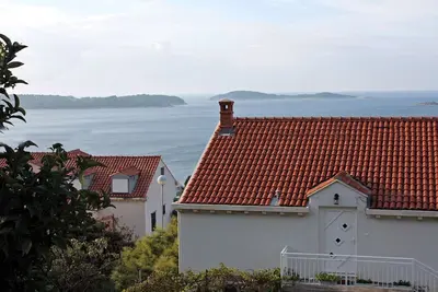 Image de Appartement de deux chambres avec la terrasse et la vue sur le mer Plat, Dubrovnik (A-4776-a)