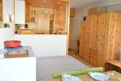 Image de Studio avec canapé convertible, au cœur du Cap d'Agde, proche plage et commerces