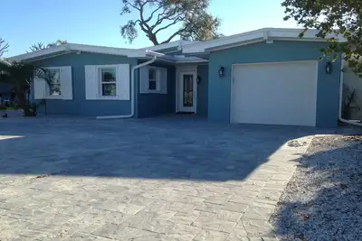 Image de Maison Waterfront haut de gamme w / Piscine chauffée et Dock! ! !