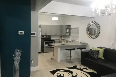 Image de Prix De Vacances À travers Printemps- Superbe luxueux 4 Chambre Home