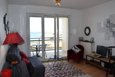 Image de Appartement avec Wifi, Face à la Plage, Parking Privé, Animaux Acceptés