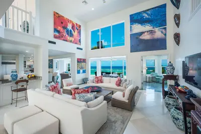 Image de Great Bluff Estates: Villa de luxe avec piscine, cabanas, plusieurs ponts et plongée en apnée