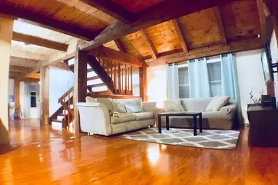 Image de Nouvelle Annonce Spacious Cabin Style house.