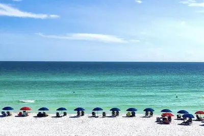 Image de Miramar Beach Ocean View, à quelques pas de la plage, tarifs long / court terme disponibles