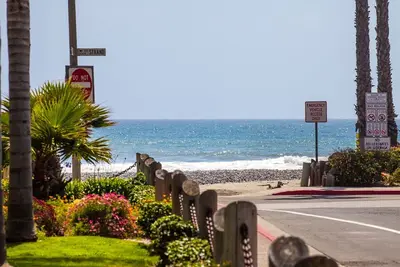 Image de Superbe condo au rez-de-chaussée avec terrasse et vue sur la mer ~ À quelques pas du sable à Ncv