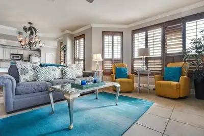 Image de 1001e - Donnez un coup de pied dans ce confortable condo 3br!