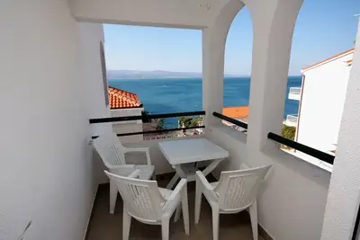 Image de Garçonnière avec la terrasse et la vue sur le mer Balica Rat, Omis (As-4868-g)