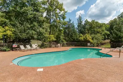 4 / 3Theater / Billiards / Arcade / Acreage / Hot Tub / Pool, Pêche / Parc / FirePit