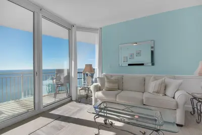 Image de Aqua 1711 - 2b / 2 Bath Gulf Front! - Rénové 2018!