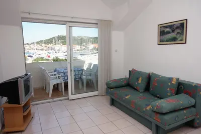 Appartement de deux chambres avec le balcon et la vue sur le mer Jezera, Murter (A-9502-c)