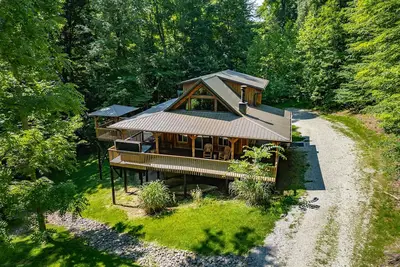 Image de Évadez-vous dans le magnifique sud de l'Indiana à Lemon Ridge Lodge sur Lake Lemon