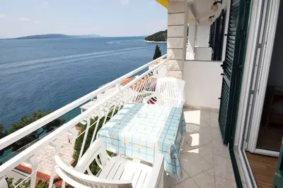 Image de Garçonnière avec le balcon et la vue sur le mer Drvenik Gornja vala, Makarska (As-4890-a)