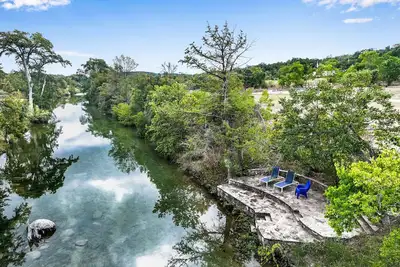 Image de Maison dôme unique avec accès privé à la rivière! Peut accueillir jusqu'à 12! ! !