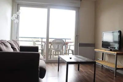 Image de Appartement paisible avec balcon, jardin, parking privé et proche mer à La Rochelle