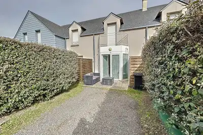 Image de Charmante maison Ă 150m de la plage, 2 chambres, jardinet, proche Jullouville et St Pair-sur-Mer