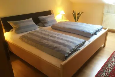 Image de Appartement Westblick | Appartement ensoleillé - 15 min à pied. au Rottal Terme