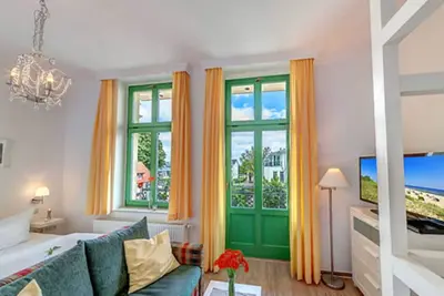 Image de Villa Ostseewarte Whg. 9, Balcon, Ascenseur - Villa Ostseewarte, Strandnah, à votre disposition. Lake View,