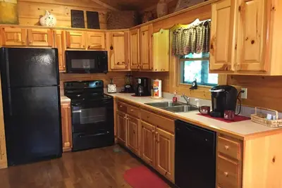 Image de Great Location, sleeps 5. . . Super Clean, Over 100 5-Star Reviews!